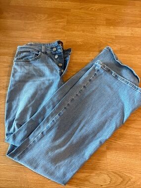 Lee Heritage Light Blue Denim Jeans with Black Logo Patch